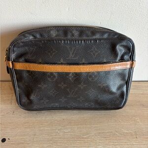 Authentic Louis Vuitton monogram clutch cosmetic case